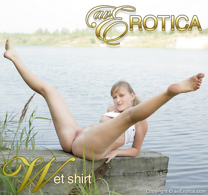 avErotica gallery - Wet shirt - 124 photos - Nusia