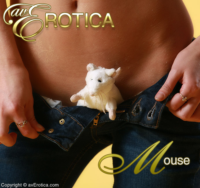 avErotica gallery - Mouse - 75 photos - Fergie