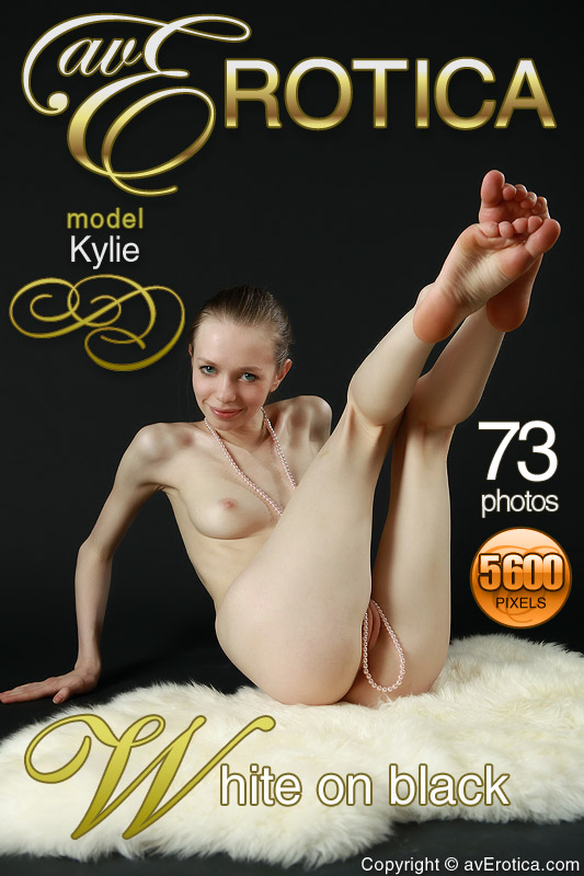 avErotica gallery - White on black - 73 photos - Kylie